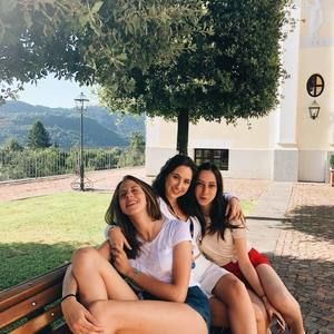 Meet your Posher, Eladia